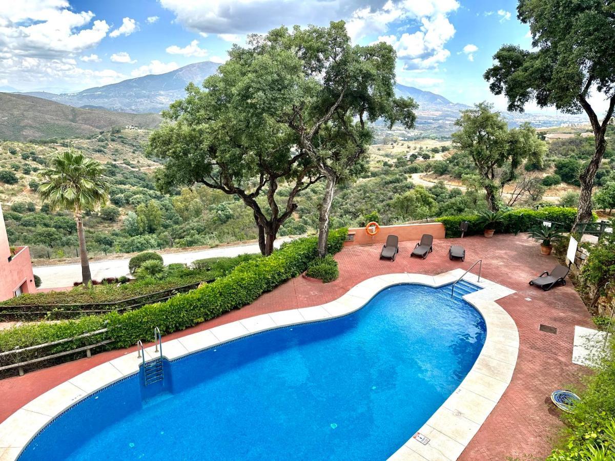 Bright Apartment In The Hills Of Elviria Málaga Exterior foto